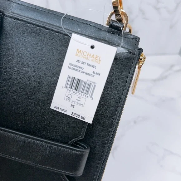 Michael Kors wallet - Picture 6 of 8